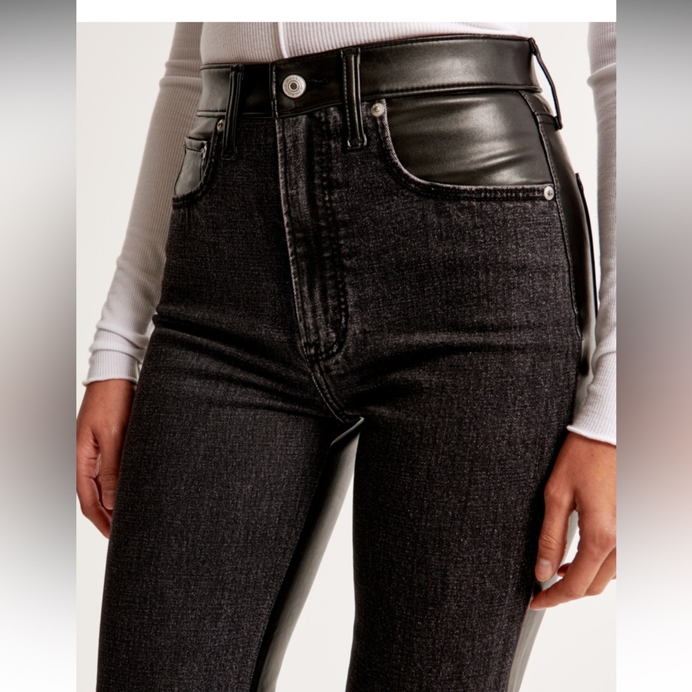 Women’s Abercrombie Mix Fabric Ultra High Rise Ankle Straight Jean Size 31 - Picture 8 of 9